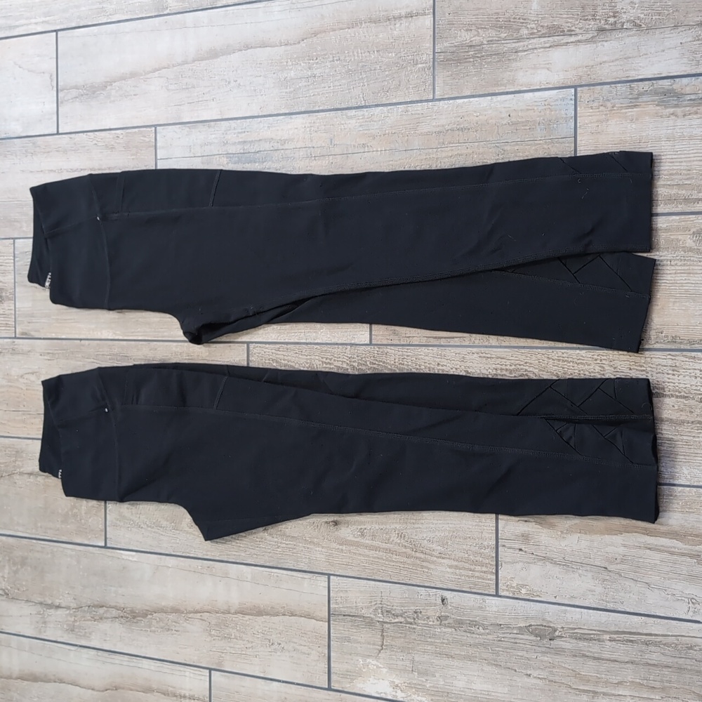 Set of 4 Mondetta Leggings with Pockets and Crisscrossed Detailing - Picture 10 of 10